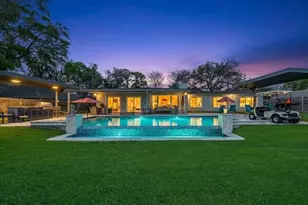 138 N Burnett Dr, Baytown, TX 77520 - Photo 2