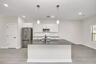 7711 Longmire Rd, Conroe, TX 77304 - Photo 2