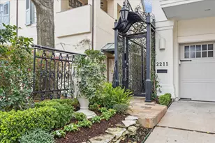 2211 Dunraven Ln, Houston, TX 77019 - Photo 2