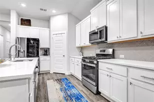 31822 Pecan Mdw Ln, Fulshear, TX 77441 - Photo 22