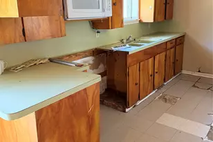 806 Virginia St, Daisetta, TX 77371 - Photo 14