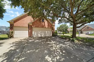 2111 Umber Elm Ct, Katy, TX 77493 - Photo 2