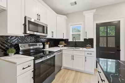 4719 Mallow Street, Houston, TX 77033 - Photo 10