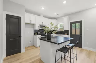 4719 Mallow St, Houston, TX 77033 - Photo 8