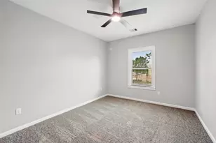4719 Mallow St, Houston, TX 77033 - Photo 24