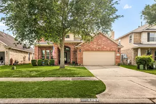 2303 Crescent Water, Rosenberg, TX 77471 - Photo 4