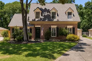 5102 Natural Bridge Dr, Kingwood, TX 77345 - Photo 2