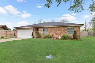 245 N Clover St, Bridge City, TX 77611 - Photo 2