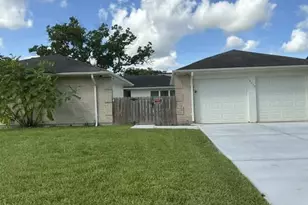16223 Barcelona Dr, Friendswood, TX 77546 - Photo 1