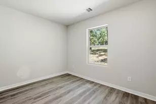 154 Lakeview Dr E, Livingston, TX 77351 - Photo 14