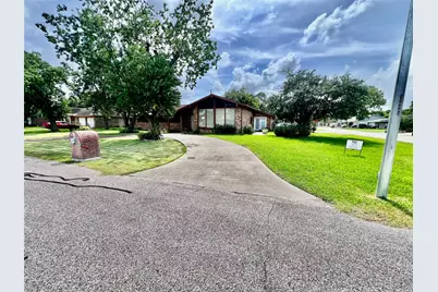 3802 Dolphin Lane, La Porte, TX 77571 - Photo 4