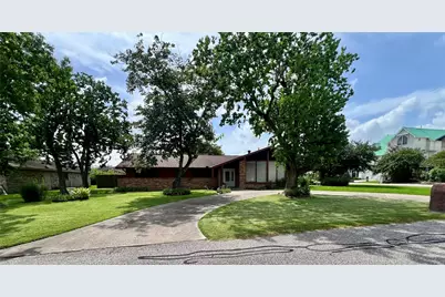 3802 Dolphin Lane, La Porte, TX 77571 - Photo 2