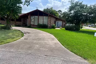 3802 Dolphin Ln, La Porte, TX 77571 - Photo 6