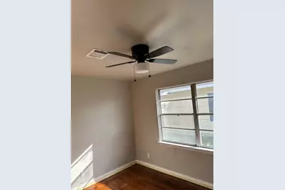 5810 Flamingo Drive, Houston, TX 77033 - Photo 2