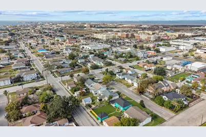 4907 Alamo Drive, Galveston, TX 77551 - Photo 22