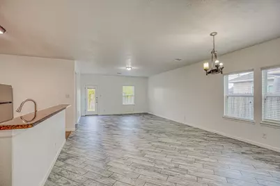318 Apache Field Lane, La Marque, TX 77568 - Photo 6