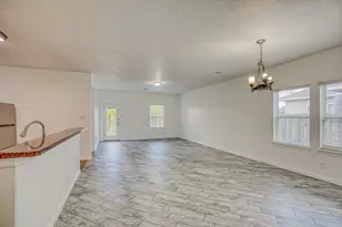318 Apache Field Ln, La Marque, TX 77568 - Photo 6