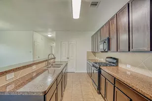 318 Apache Field Ln, La Marque, TX 77568 - Photo 8