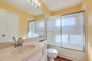 10130 Berry Limb Dr, Houston, TX 77099 - Photo 36