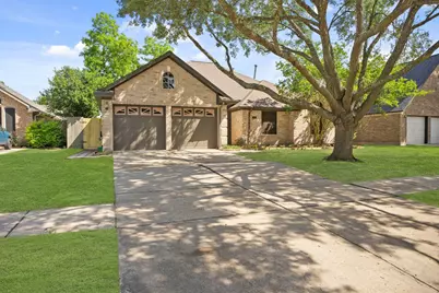 710 Lochnell Drive, Houston, TX 77062 - Photo 2