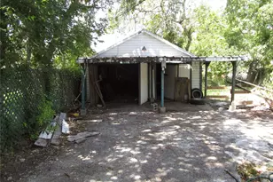 1306 Pershing St, Baytown, TX 77520 - Photo 6