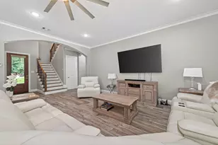 12011 Oak Crest Ct, Conroe, TX 77385 - Photo 10