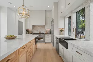 705 Walton St, Houston, TX 77009 - Photo 16