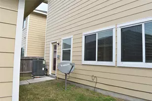 1747 Nichole Woods Dr, Houston, TX 77047 - Photo 20