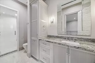 9 Valley Forge Dr, Bunker Hill Village, TX 77024 - Photo 34