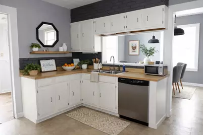 405 13th Avenue N, Texas City, TX 77590 - Photo 2