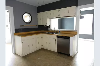 405 13th Avenue N, Texas City, TX 77590 - Photo 4