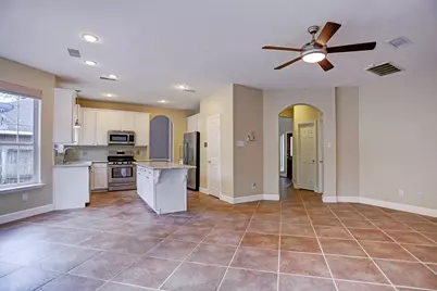 147 N Willow Point Circle, The Woodlands, TX 77382 - Photo 8