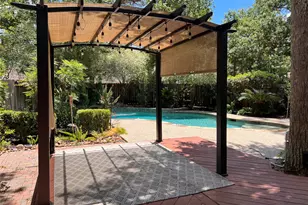 147 N Willow Point Cir, The Woodlands, TX 77382 - Photo 18