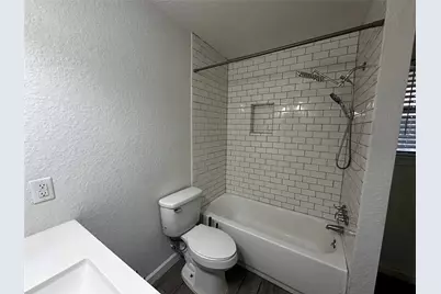 612 N Avenue B, Freeport, TX 77541 - Photo 10