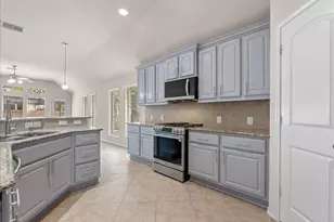 2805 Enchanted Lake Dr, Pearland, TX 77584 - Photo 18