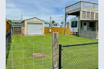 974 Alma Road, Crystal Beach, TX 77650 - Photo 6
