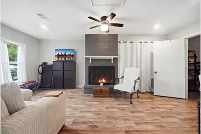 618 S Shady Lane, La Porte, TX 77571 - Photo 8