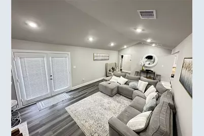 201 S 5th Street, Highlands, TX 77562 - Photo 10