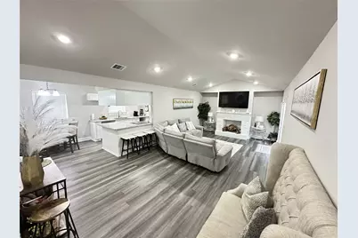 201 S 5th Street, Highlands, TX 77562 - Photo 8