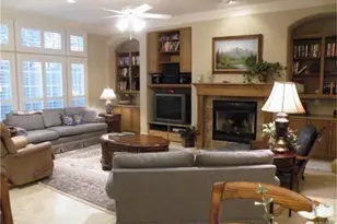 1044 Memorial Village Dr, Houston, TX 77024 - Photo 2