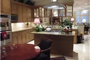 1044 Memorial Village Dr, Houston, TX 77024 - Photo 4