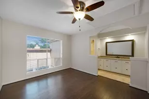9621 Longmont Dr, Houston, TX 77063 - Photo 40