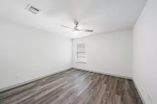 1716 Huge Oaks St, Houston, TX 77055 - Photo 18