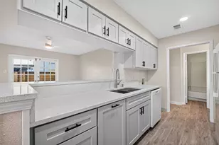 15534 Zabolio Dr, Houston, TX 77598 - Photo 6