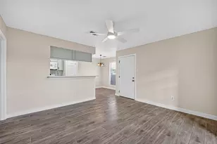 15534 Zabolio Dr, Houston, TX 77598 - Photo 2