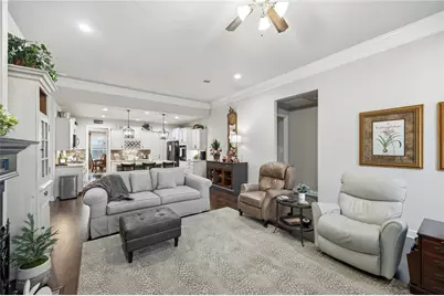 9916 Oaklawn Dr Drive, Mont Belvieu, TX 77523 - Photo 18