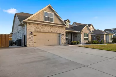 9916 Oaklawn Dr Drive, Mont Belvieu, TX 77523 - Photo 2