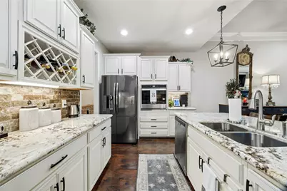 9916 Oaklawn Dr Drive, Mont Belvieu, TX 77523 - Photo 12