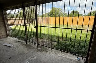 2114 W Greens Rd, Houston, TX 77067 - Photo 10