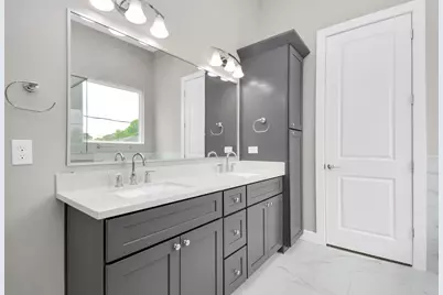 2903 Sherwood Green Lane, Houston, TX 77092 - Photo 32